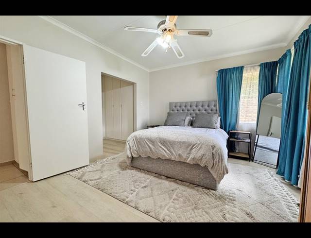 3 BEDROOM TOWNHOUSE FOR SALE IN SANDOWN